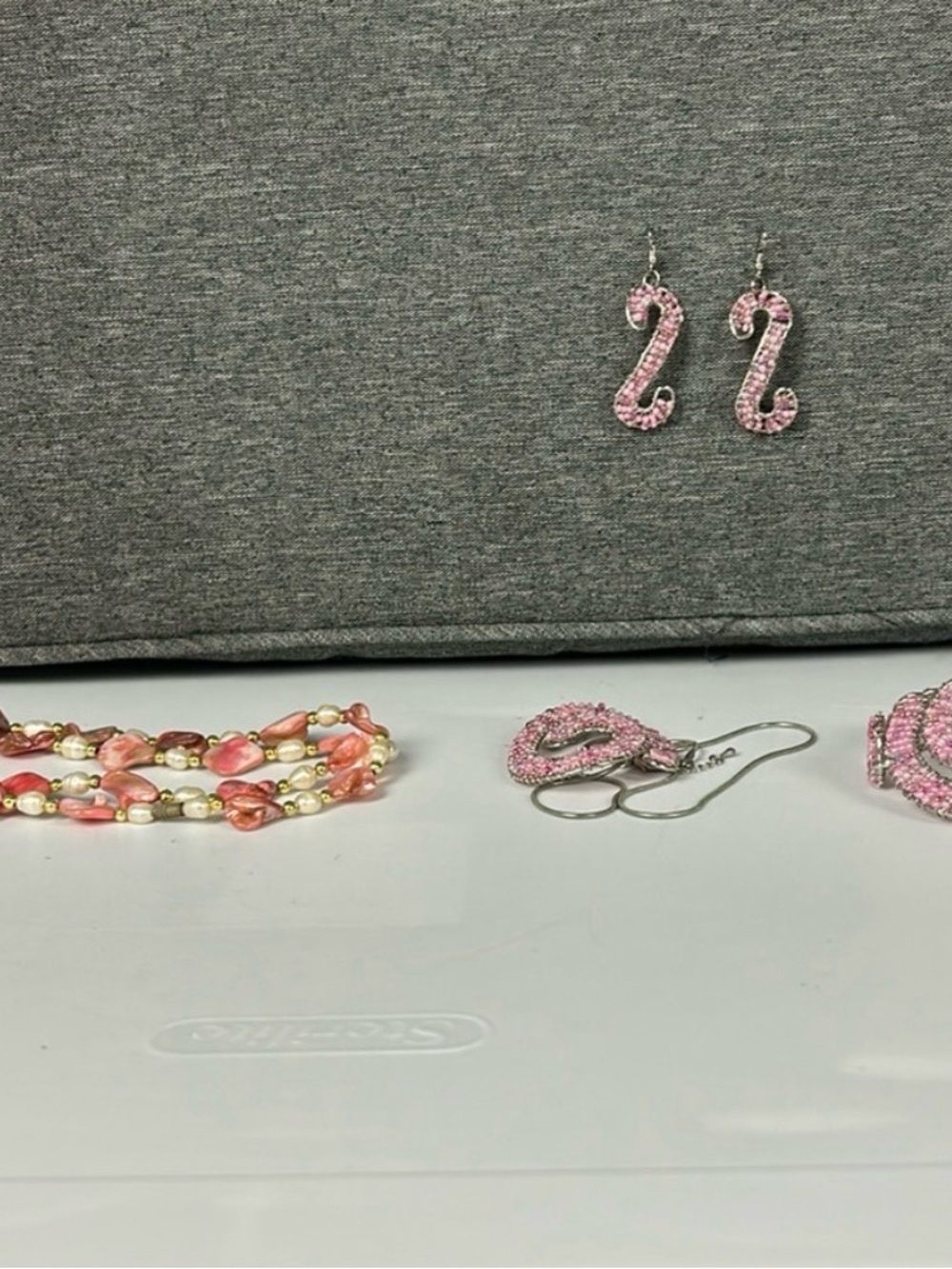 Pink jewelry bundle (2 necklaces, 1 bracelet, 1 pair of earrings)